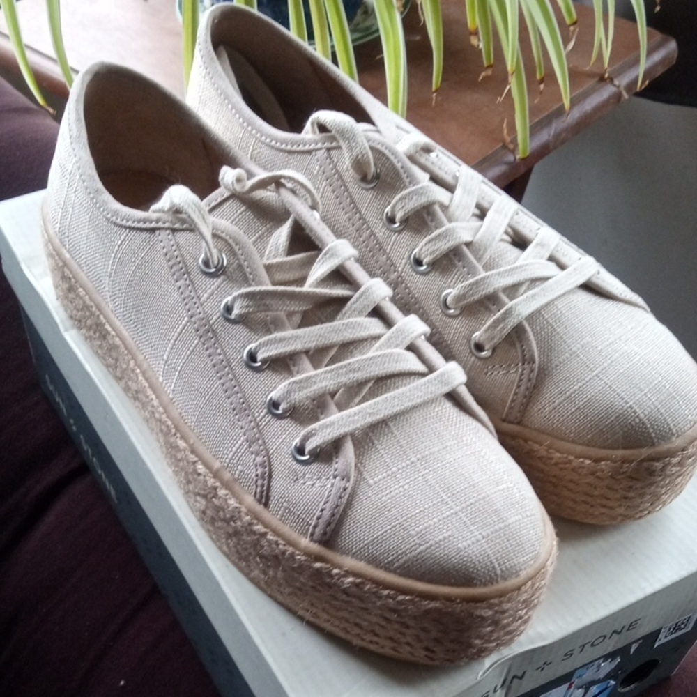 Sun And Stone Women's Cream Canvas Linen  Sneakers Lace Up Size 8 New